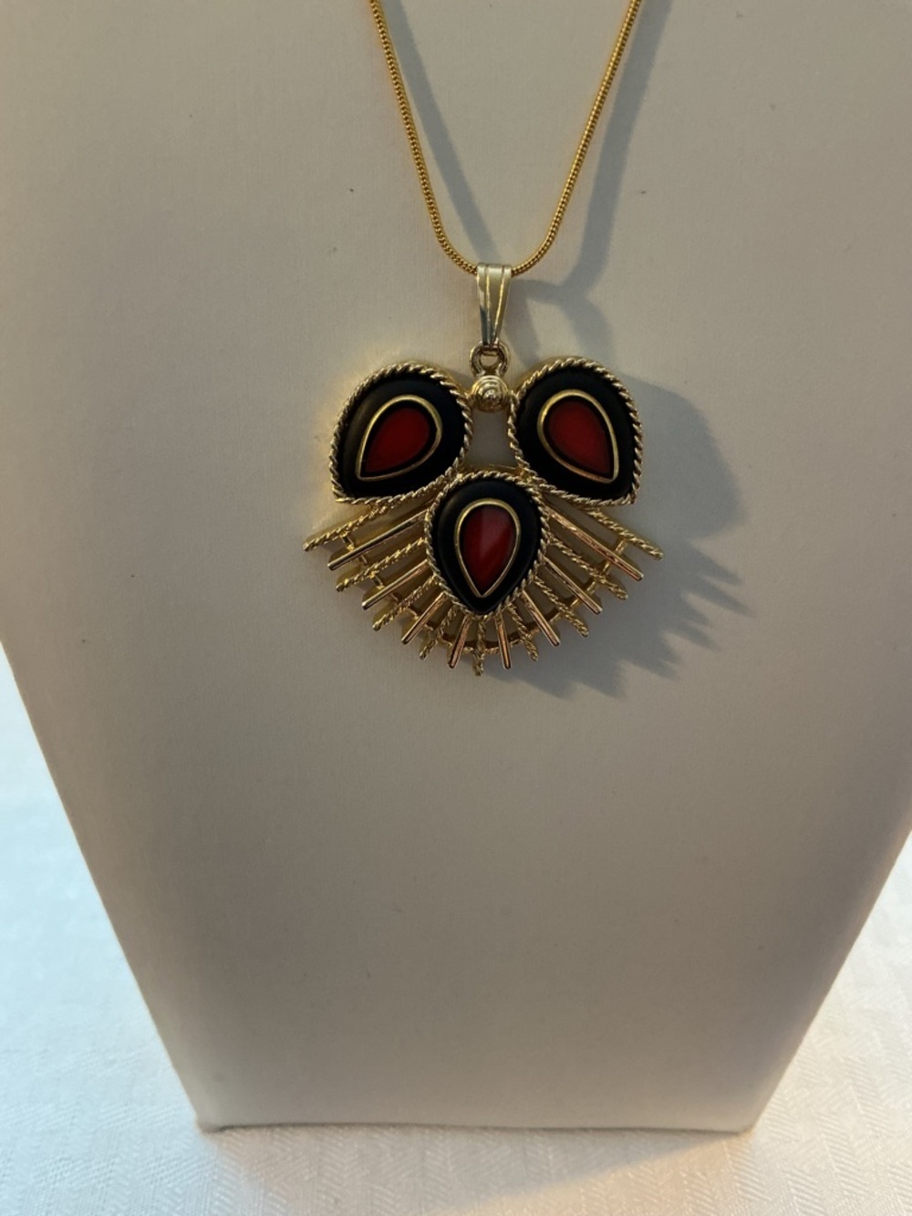 Sarah Coventry Vintage Gold Tone Pendant